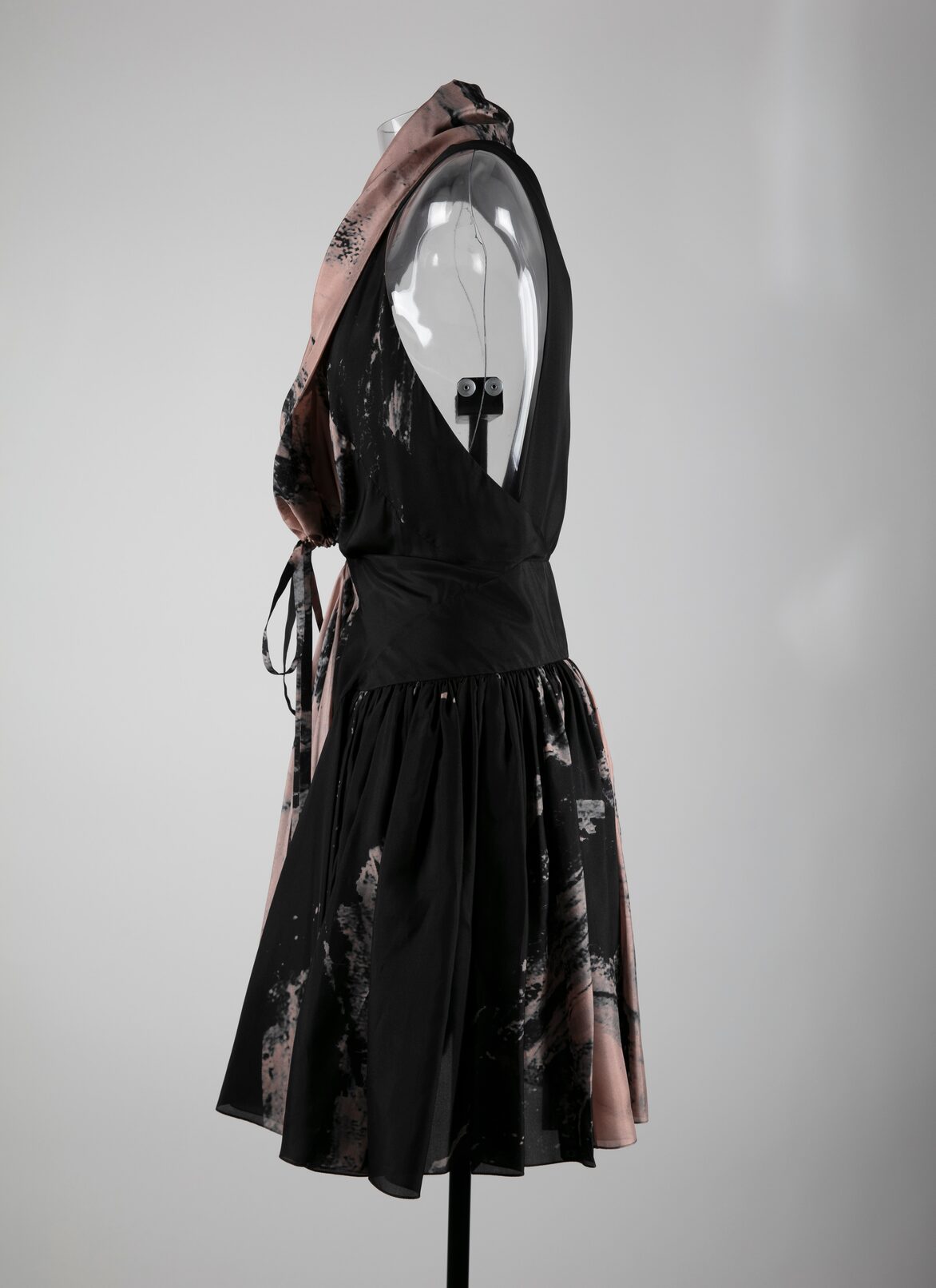 Dresses ALAÏA BLACK/LIGHT PINK DRESSES